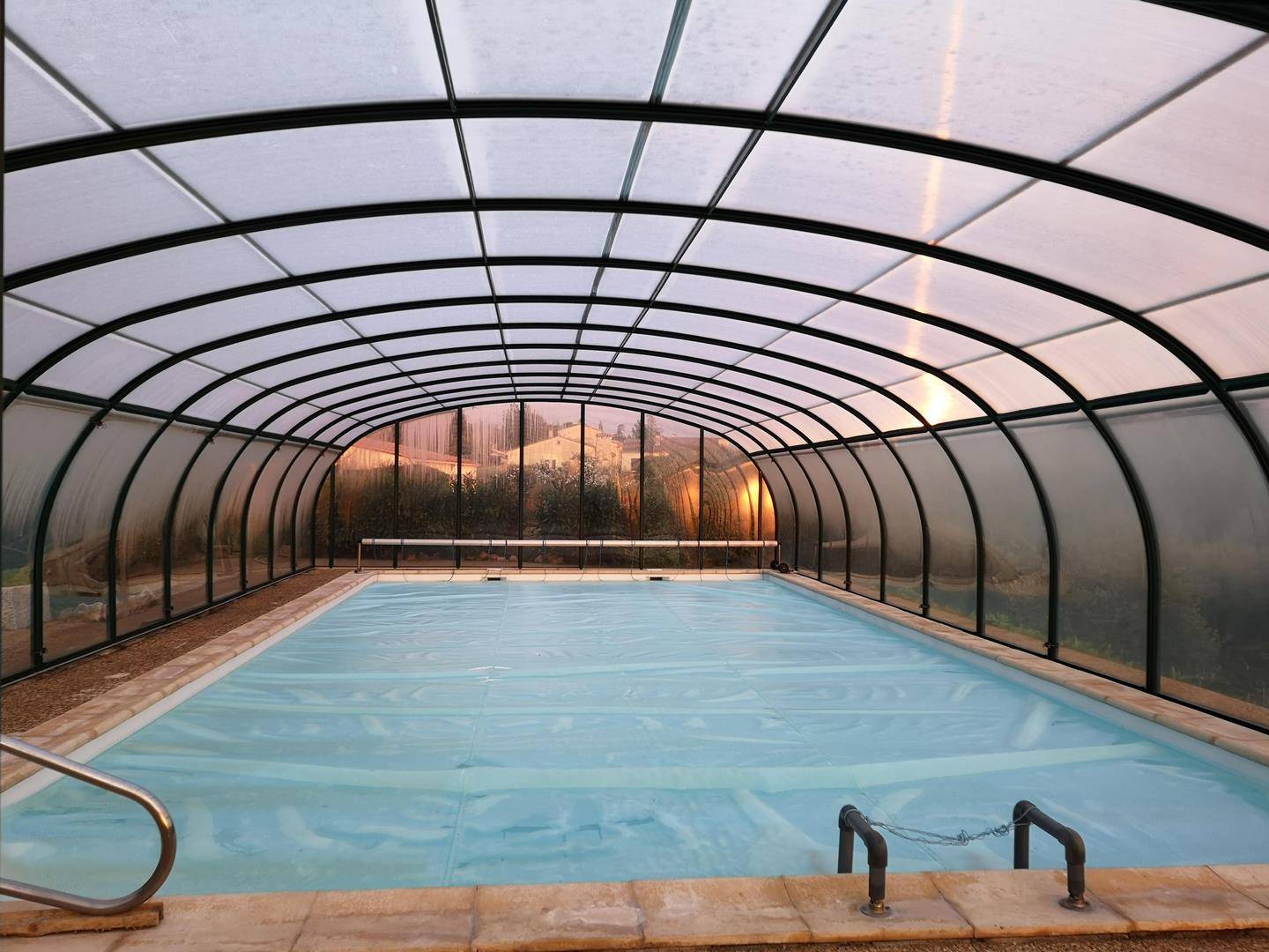 Réfection de toiture de d'abri de piscine en polycarbonate à Saint Saturnin les Apt (84)